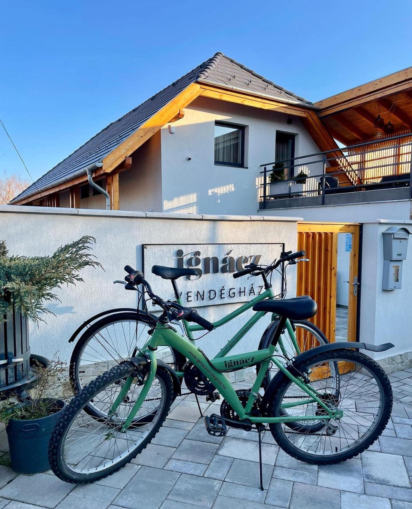 Ignacz Vendeghaz Hotel Pálosvörösmart Buitenkant foto